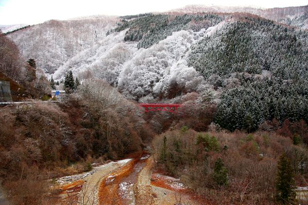 山田温泉にも本格的な雪が降りました